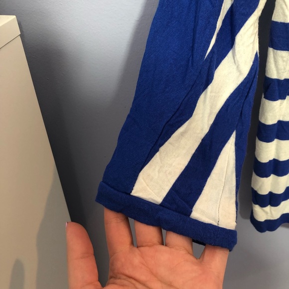 🦋Old Navy striped top🦋 - Picture 2 of 3